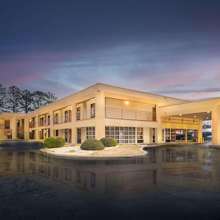 Days Inn By Wyndham Atlanta Stone Mountain Exteriör bild