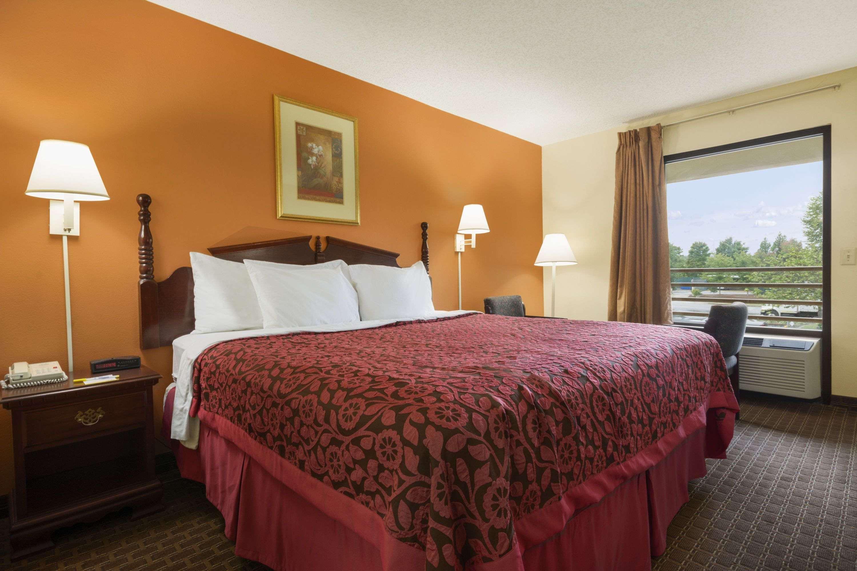 Days Inn By Wyndham Atlanta Stone Mountain Exteriör bild