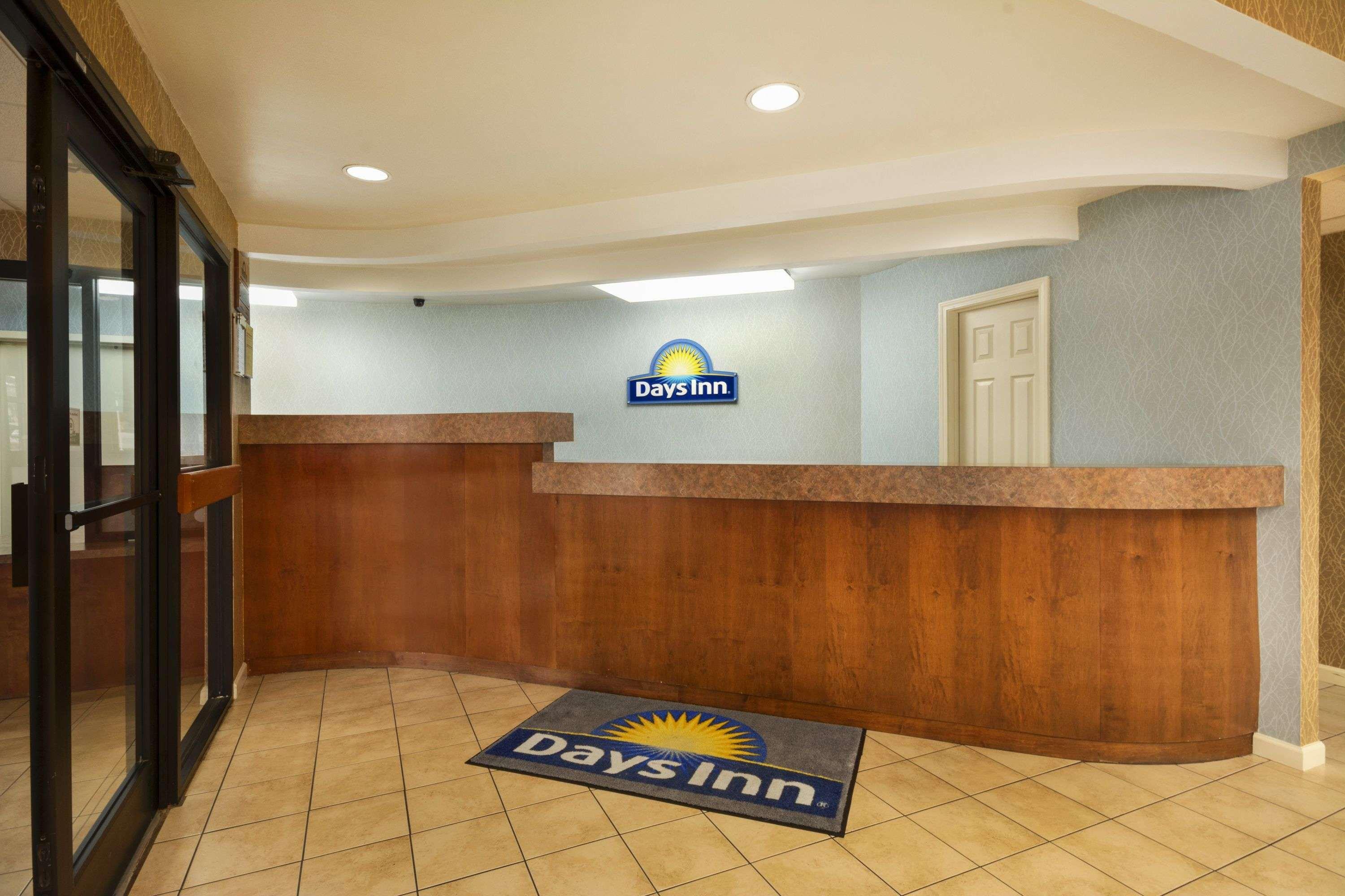 Days Inn By Wyndham Atlanta Stone Mountain Exteriör bild